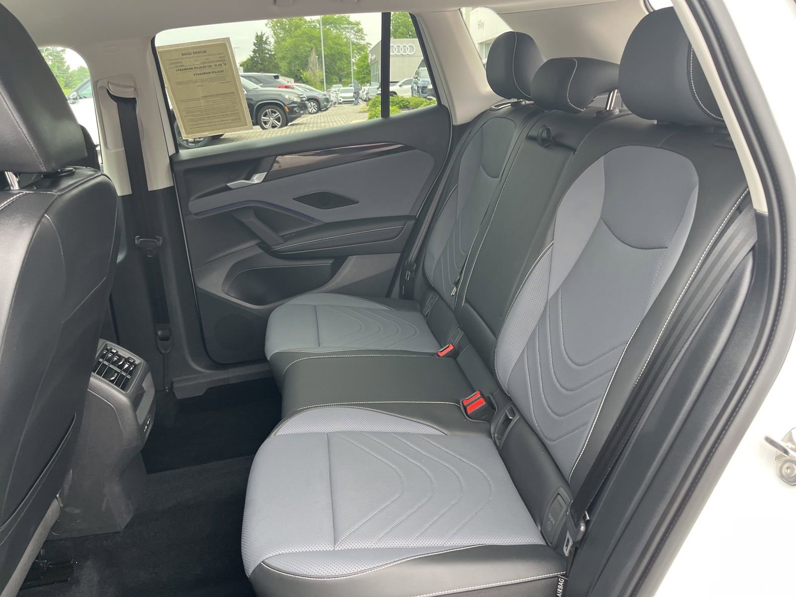 Certified 2025 Volkswagen Tiguan SE AWD/4WD image 28