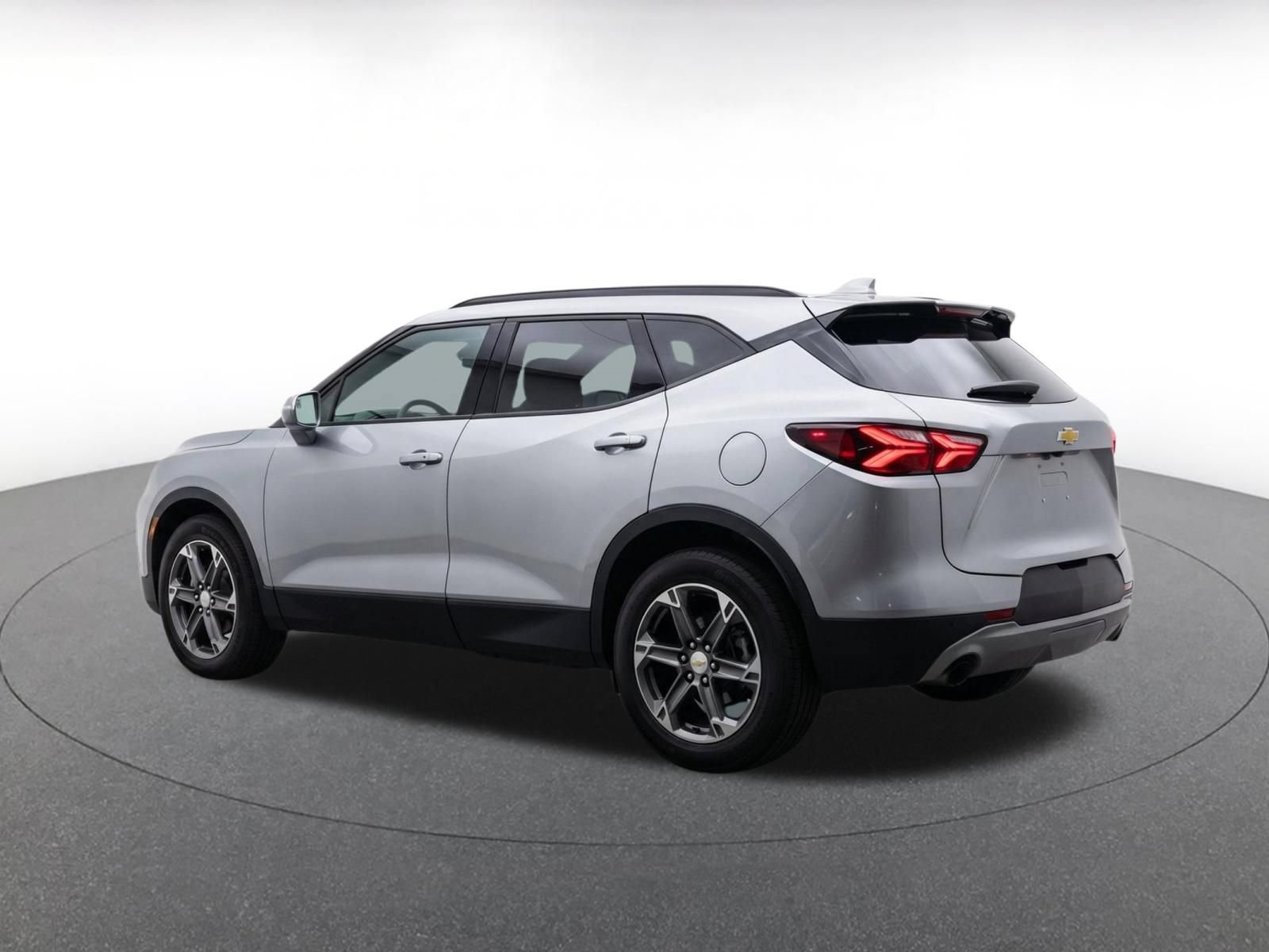 Used 2025 Chevrolet Blazer LT FWD image 7