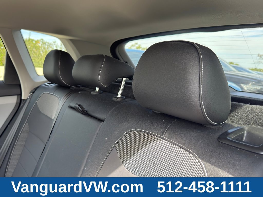 Used 2022 Volkswagen Taos SE w/ Driver Assistance Package FWD image 30