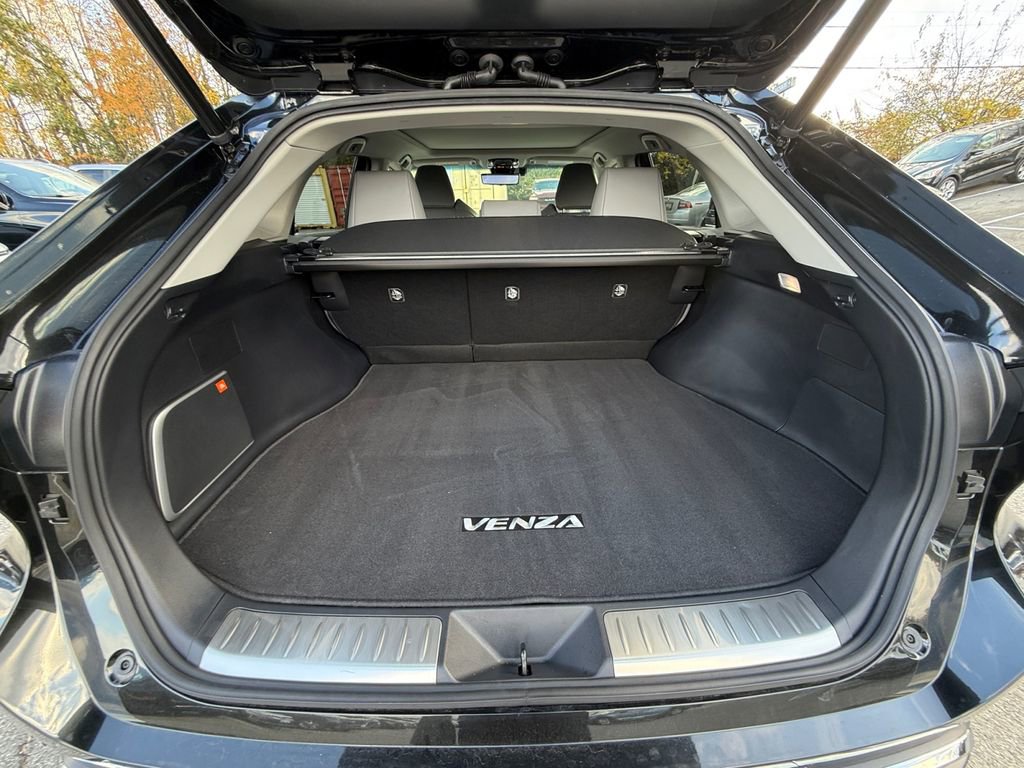 Used 2022 Toyota Venza Limited w/ Advanced Technology Package image 27