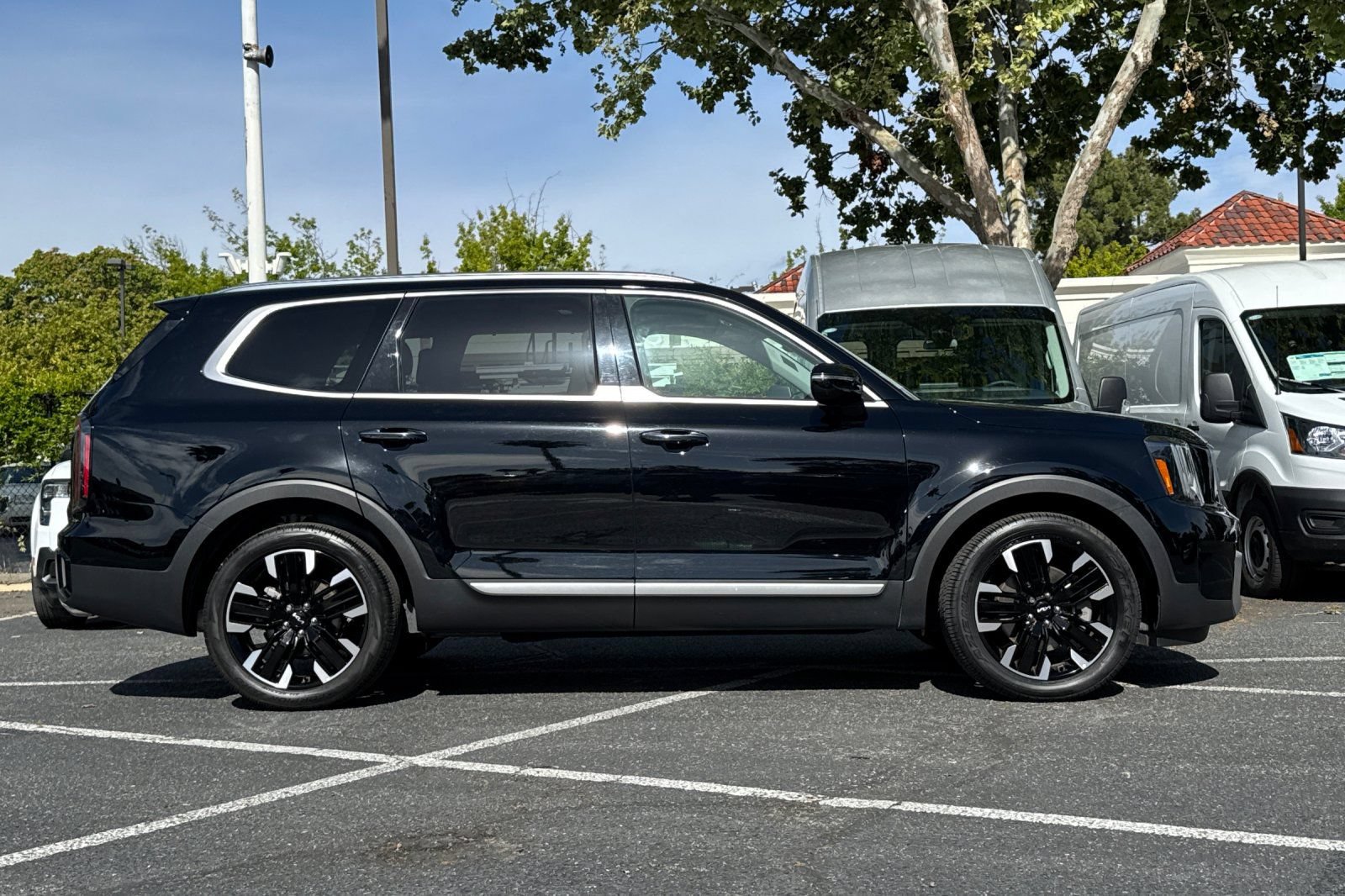 Used 2023 Kia Telluride SX FWD image 3