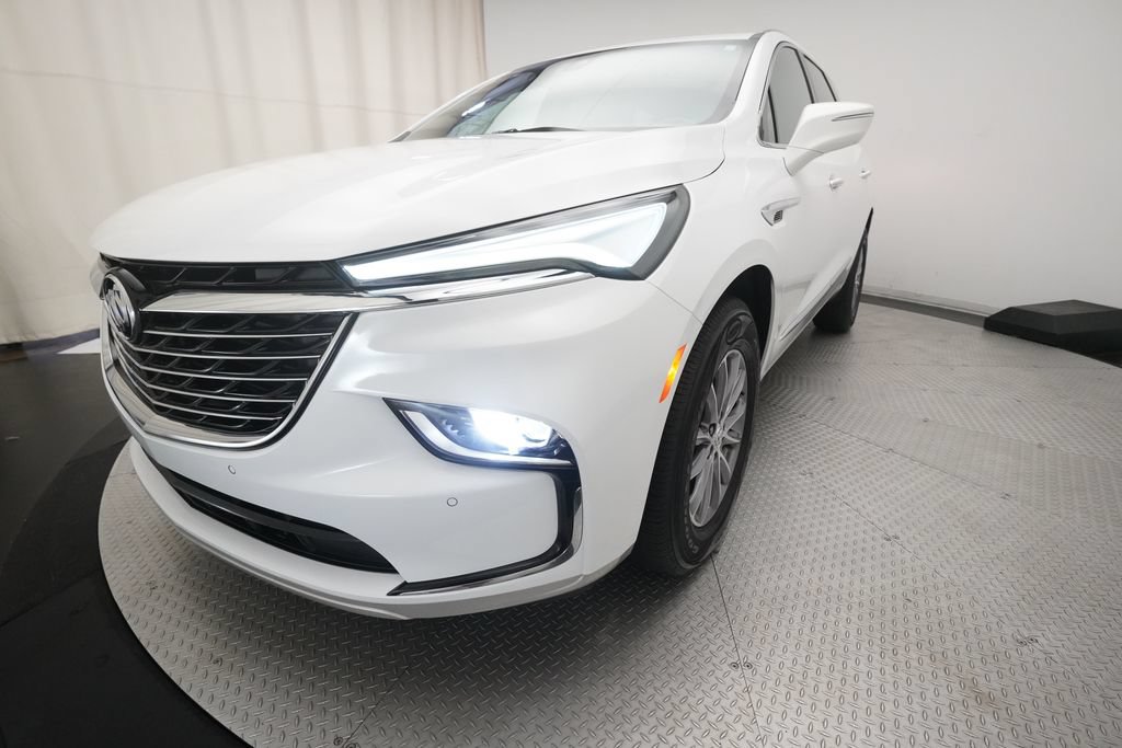 Used 2023 Buick Enclave Essence AWD/4WD image 12