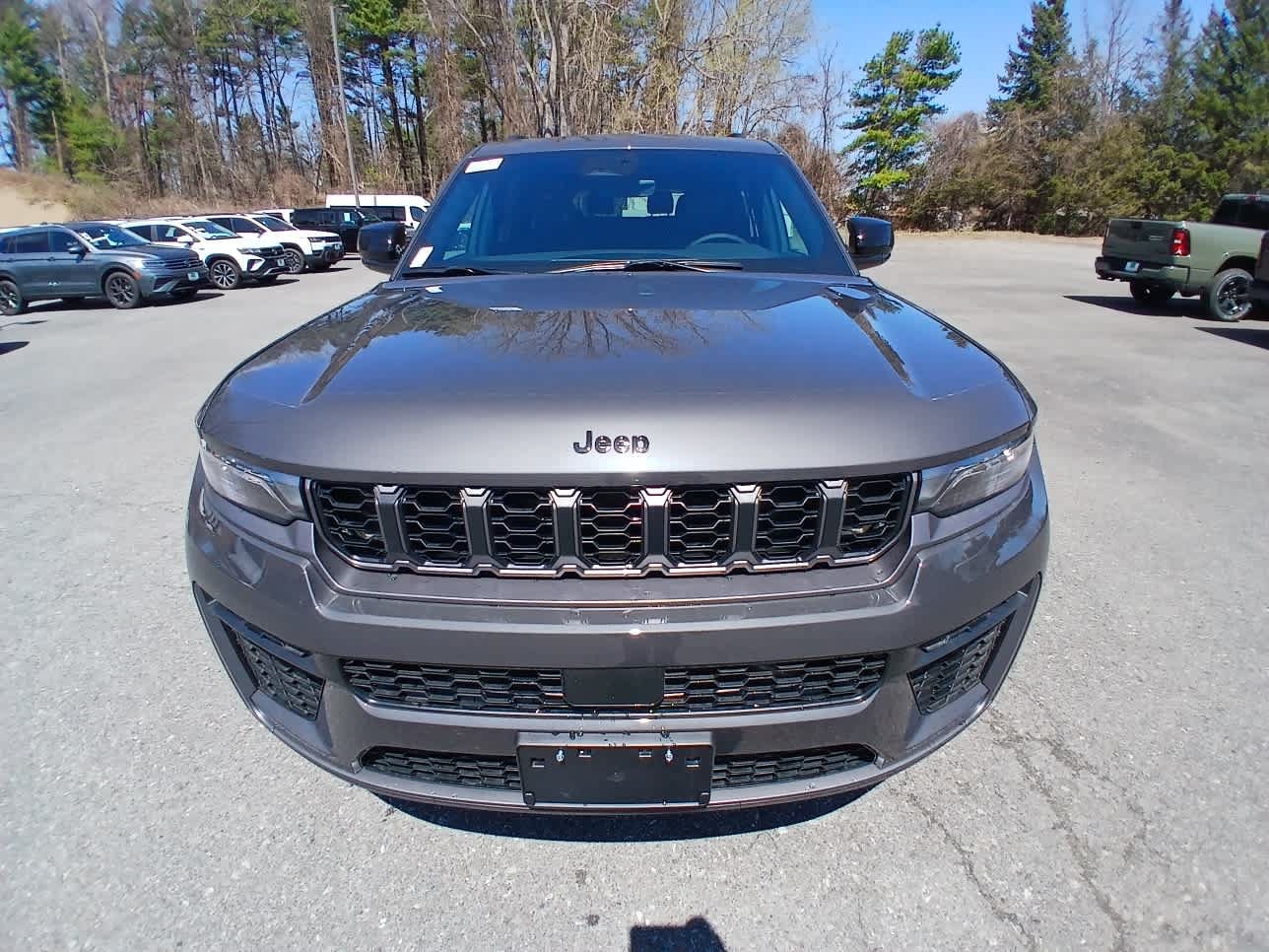 New 2026 Jeep Grand Cherokee L 4WD image 2