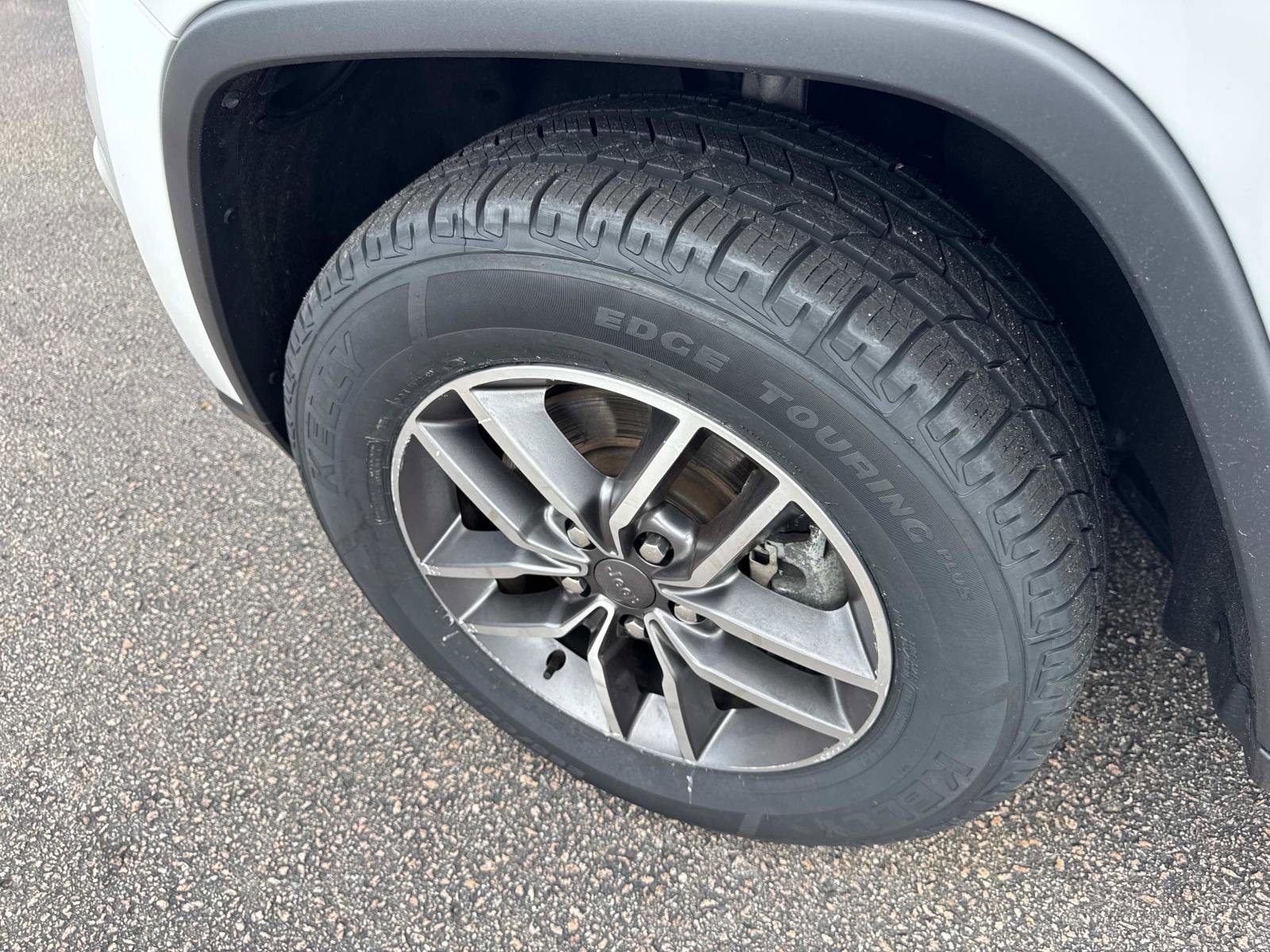Used 2022 Jeep Grand Cherokee Limited image 11