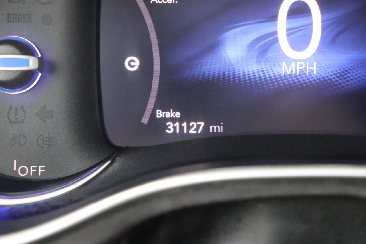 Used 2024 Chrysler Pacifica Limited image 33