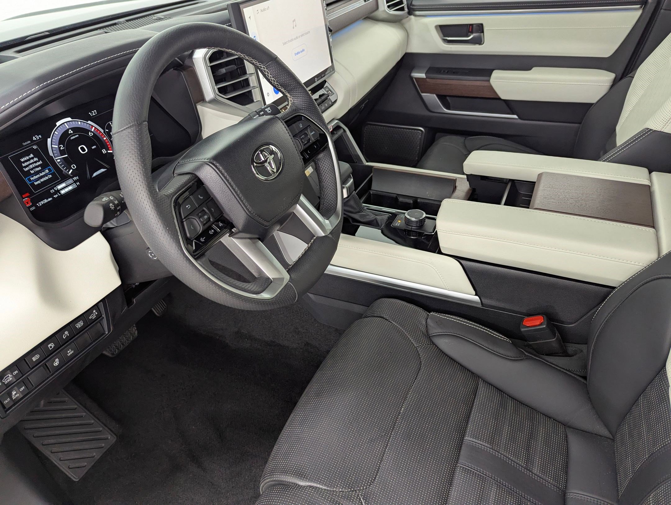 Used 2024 Toyota Sequoia Capstone image 4