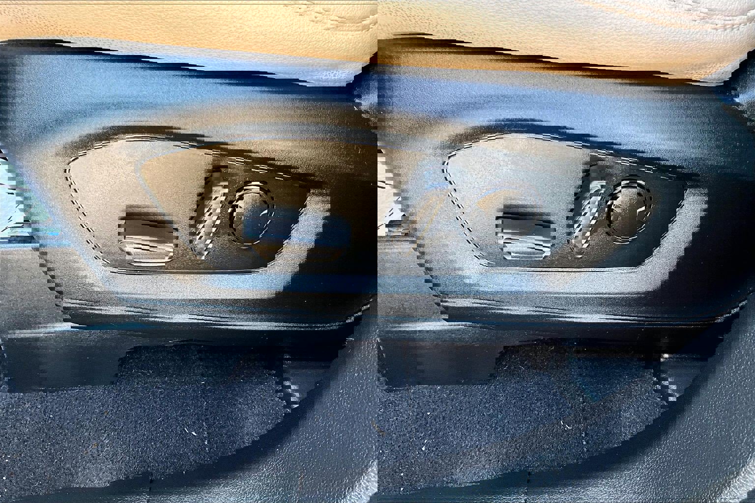 Used 2021 Ford Explorer Limited image 36