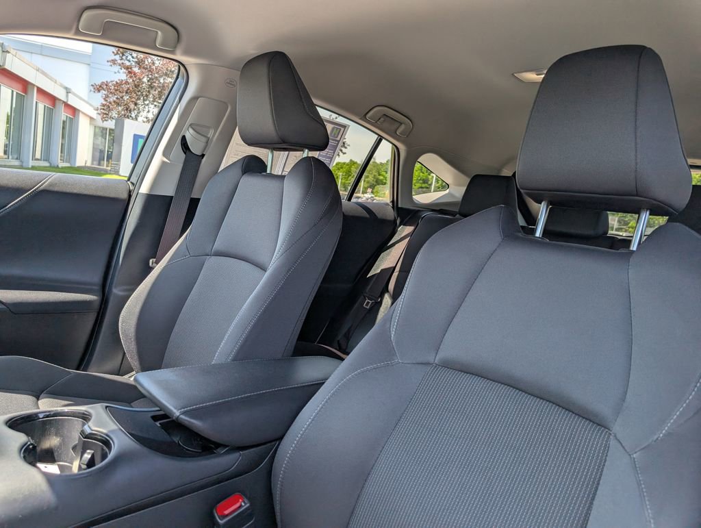 Used 2023 Toyota Venza LE AWD/4WD image 18