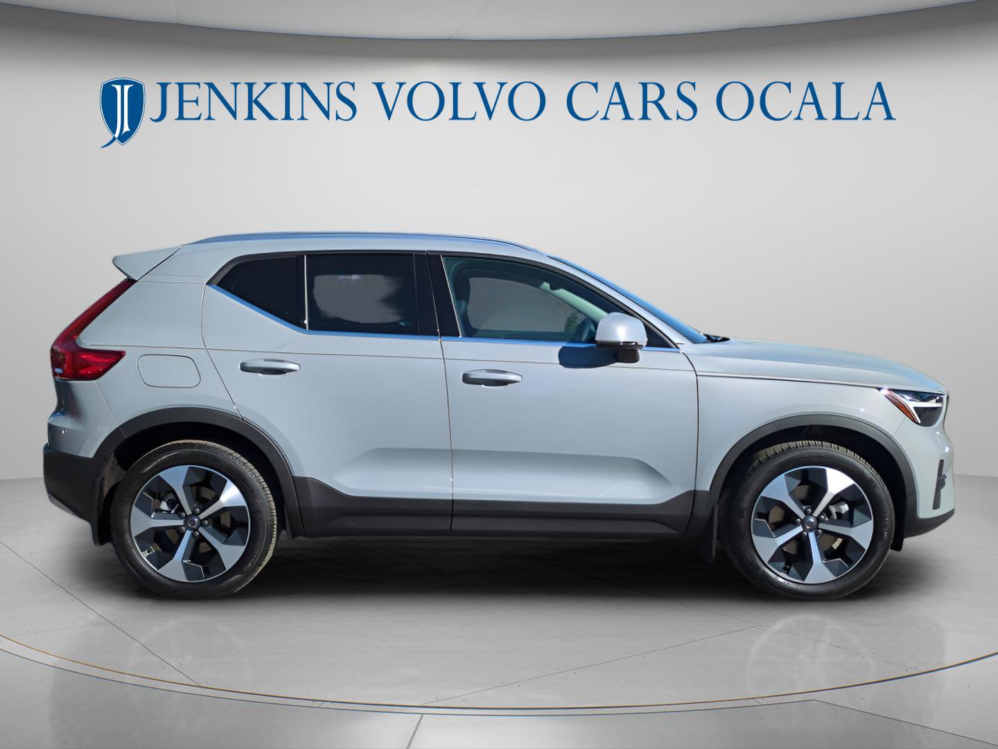 New 2025 Volvo XC40 B5 Core w/ Protection Package Premier image 2