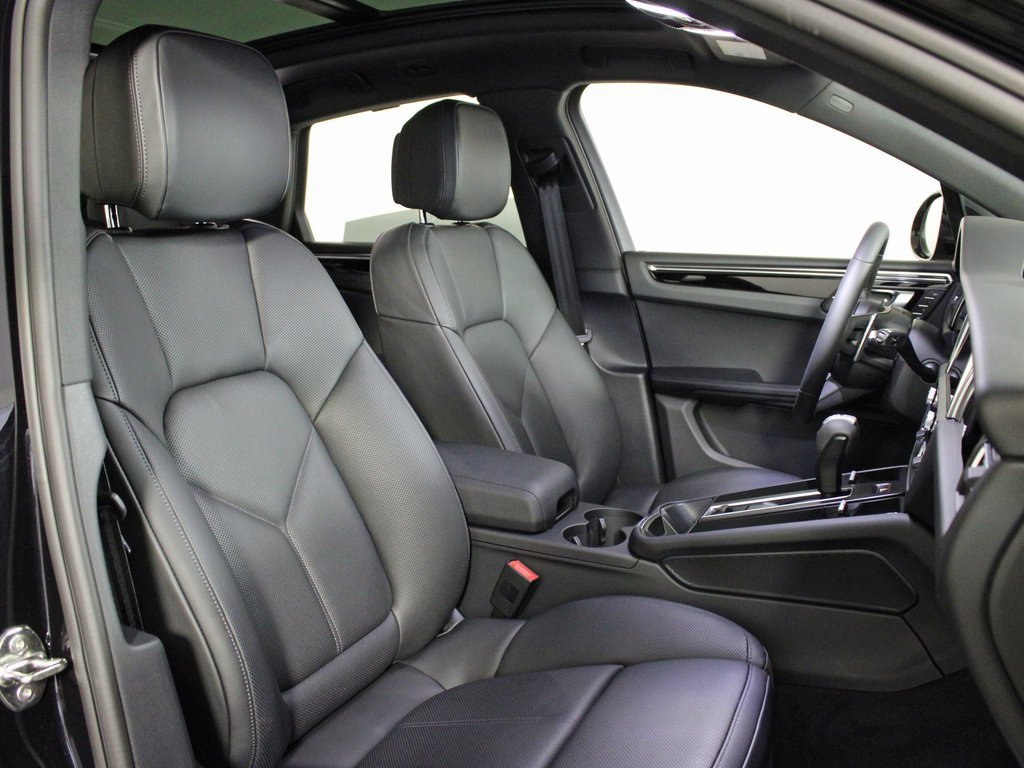 Used 2026 Porsche Macan image 39