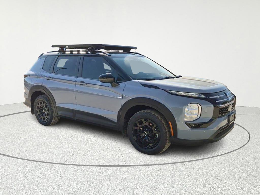 New 2025 Mitsubishi Outlander SE image 3