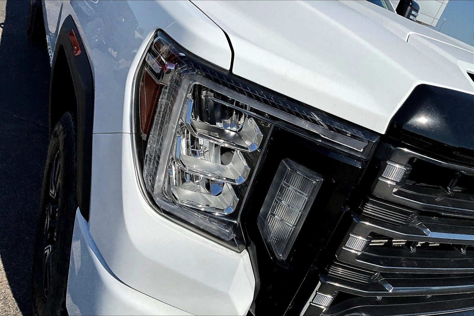 Used 2023 GMC Sierra 2500 AT4 w/ AT4 Premium Plus Package image 32