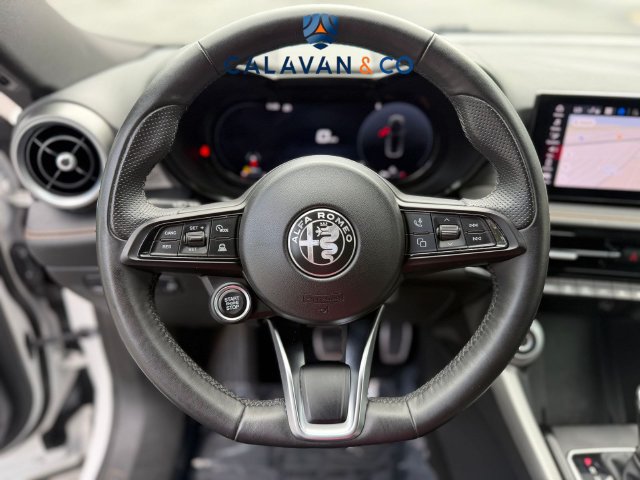 Used 2025 Alfa Romeo Tonale AWD/4WD image 3