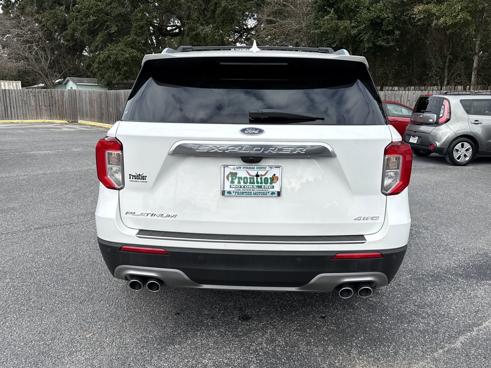 Used 2022 Ford Explorer Platinum w/ Equipment Group 601A image 4