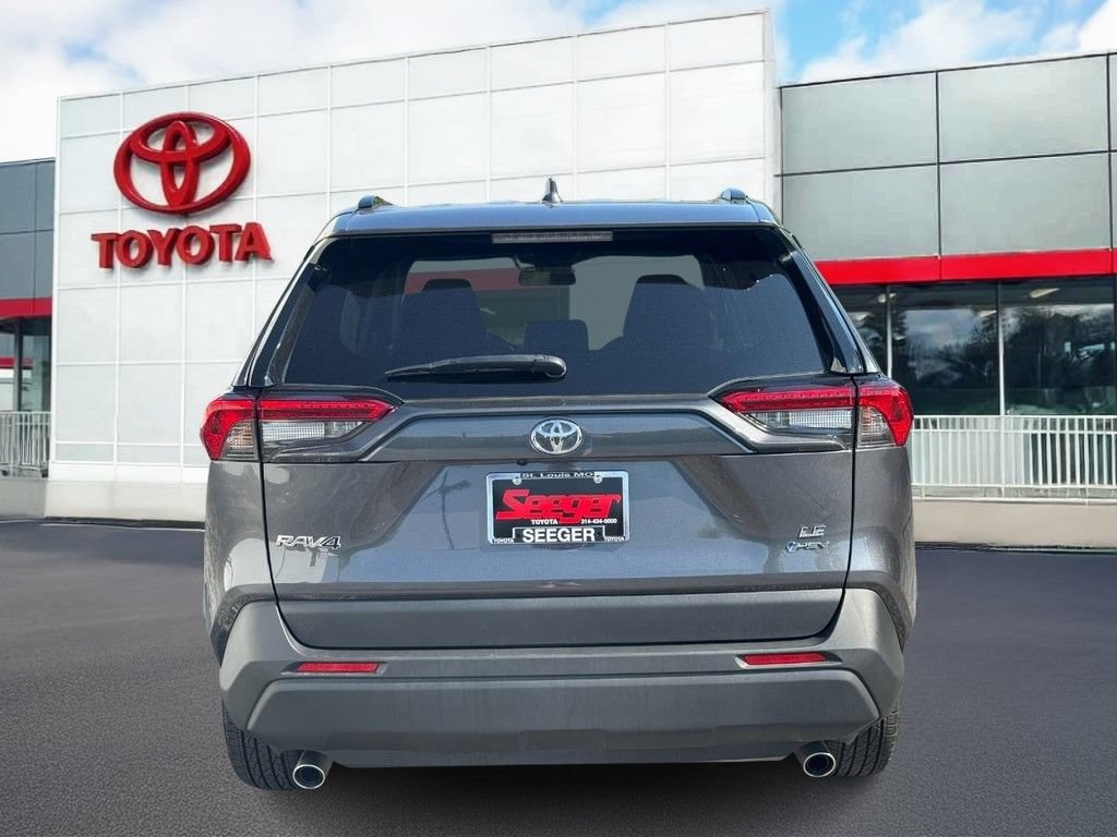 Certified 2025 Toyota RAV4 LE AWD/4WD image 5