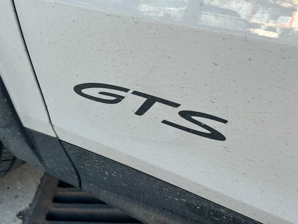 Used 2025 Porsche Cayenne GTS AWD/4WD image 16