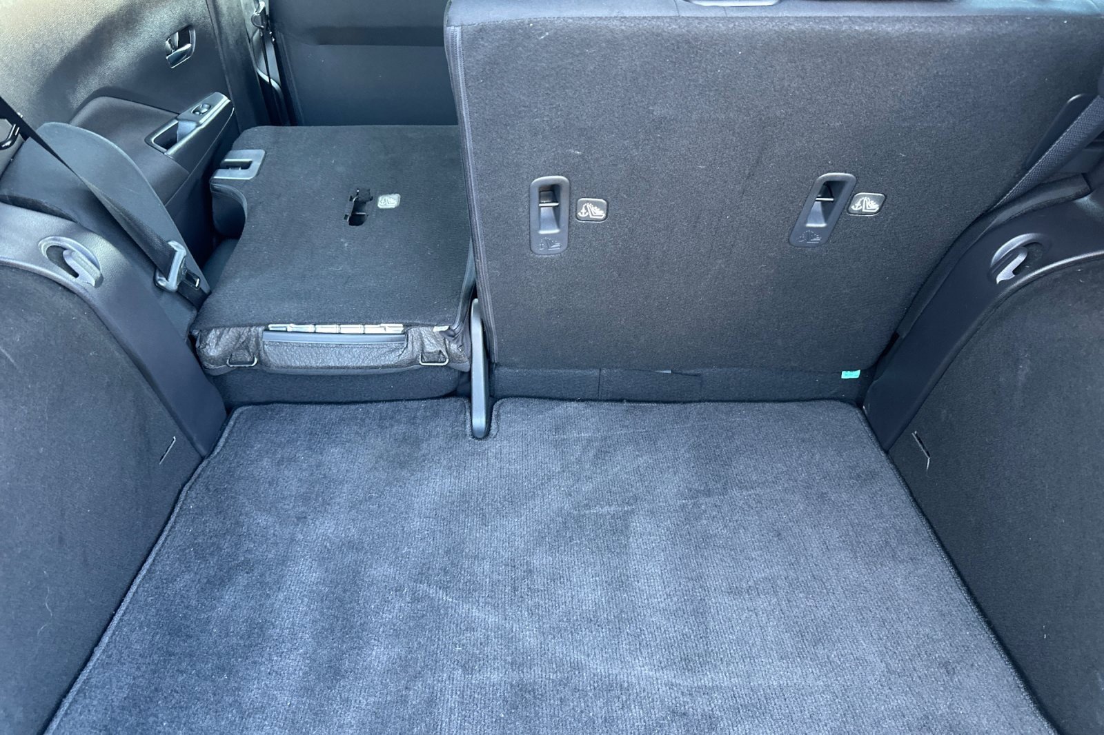 Used 2023 Nissan Kicks SV image 16