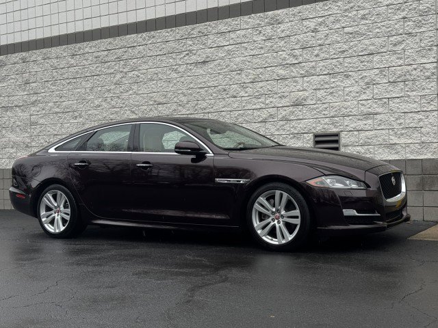 Used 2016 Jaguar XJ R-Sport RWD image 4