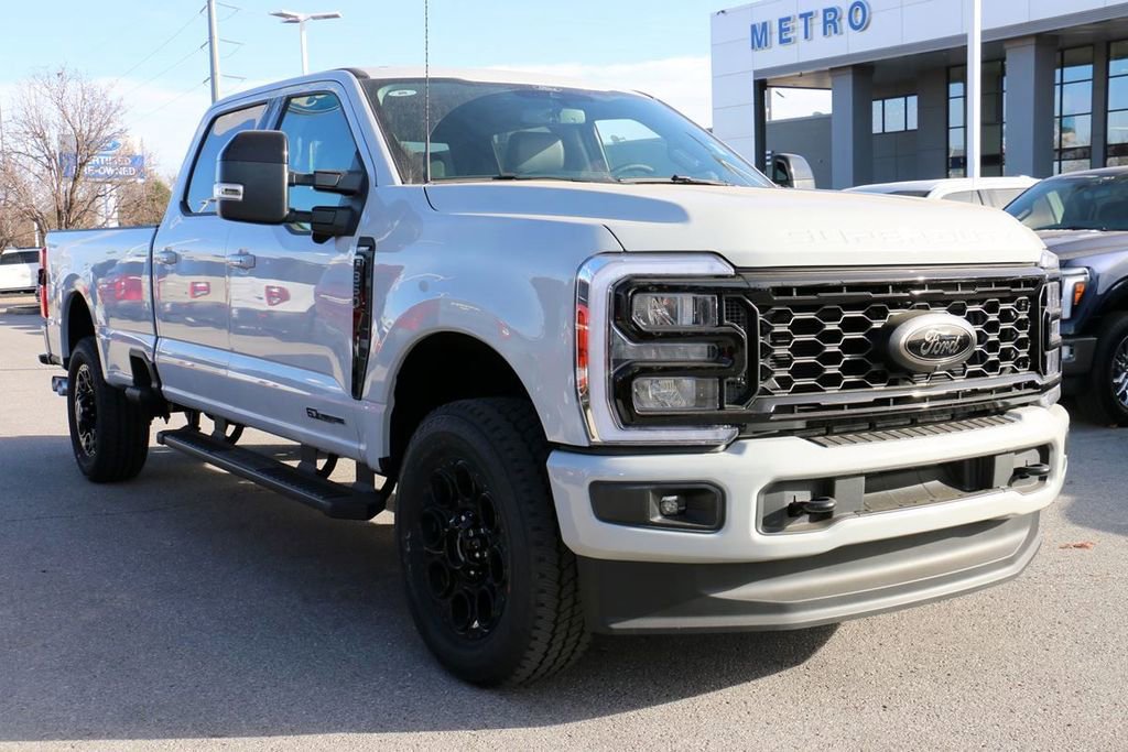 New 2026 Ford F350 Lariat w/ Black Appearance Package image 4