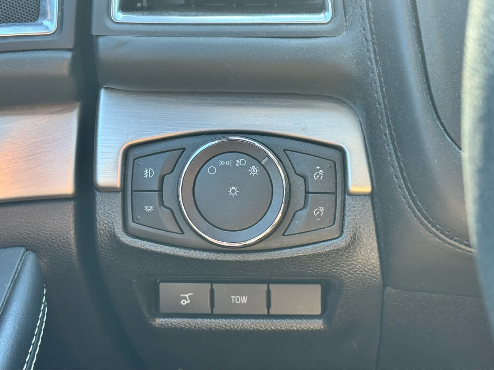 Used 2017 Ford Explorer Platinum AWD/4WD image 9