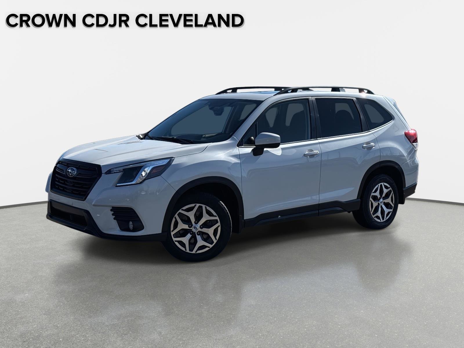 Used 2023 Subaru Forester Premium image 1
