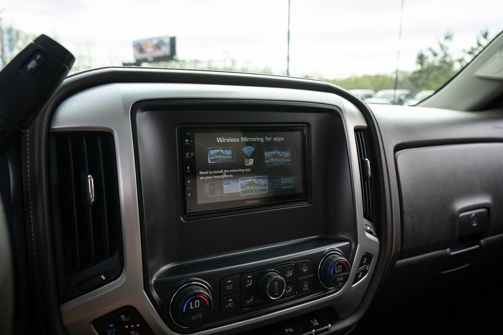 Used 2015 GMC Sierra 1500 SLT w/ Driver Alert Package AWD/4WD image 24