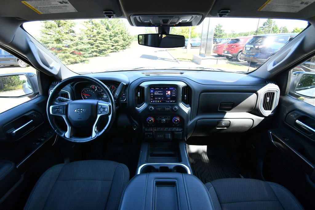 Used 2020 Chevrolet Silverado 1500 LT Trail Boss AWD/4WD image 3