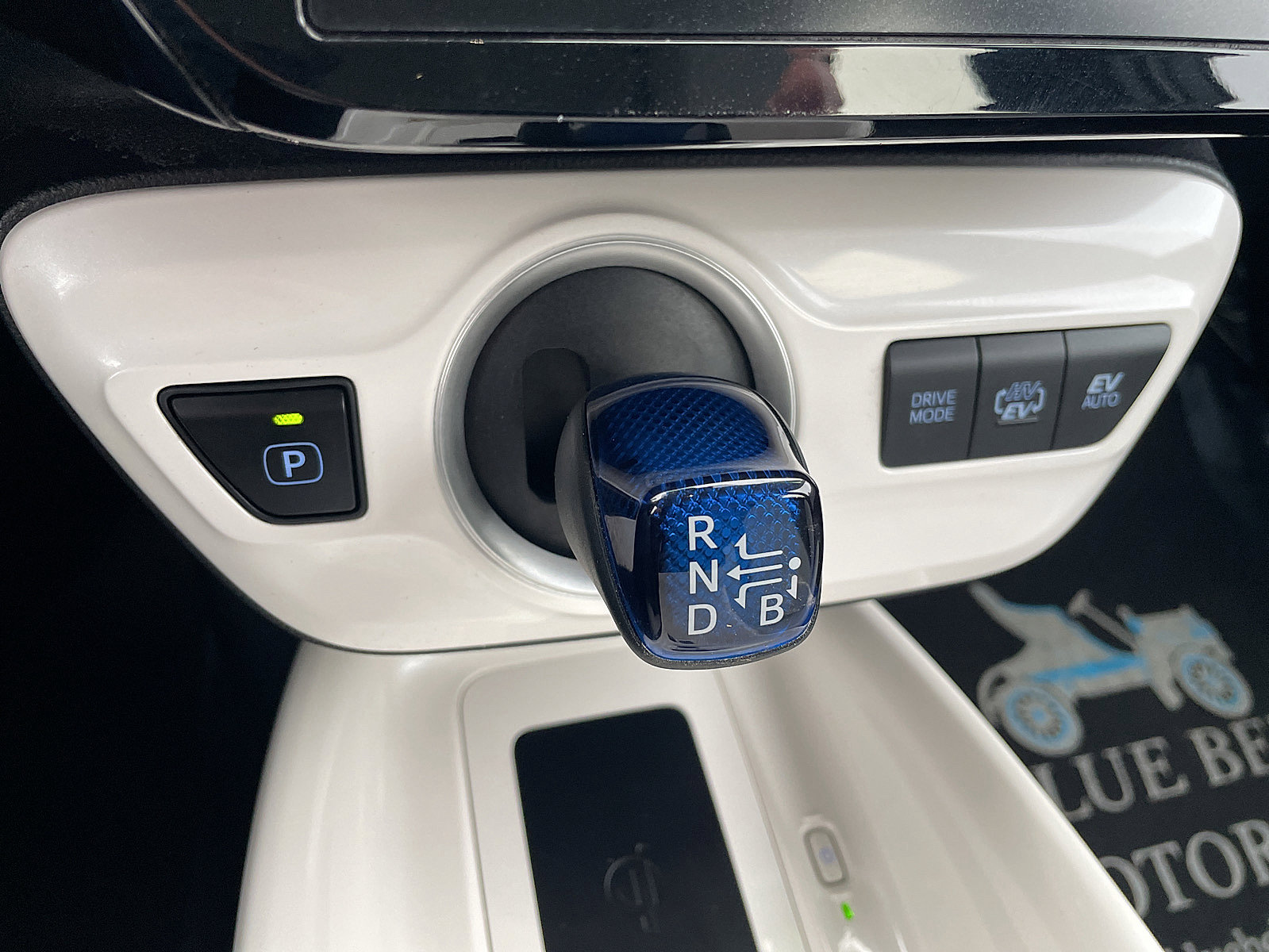 Used 2017 Toyota Prius Prime Premium image 50