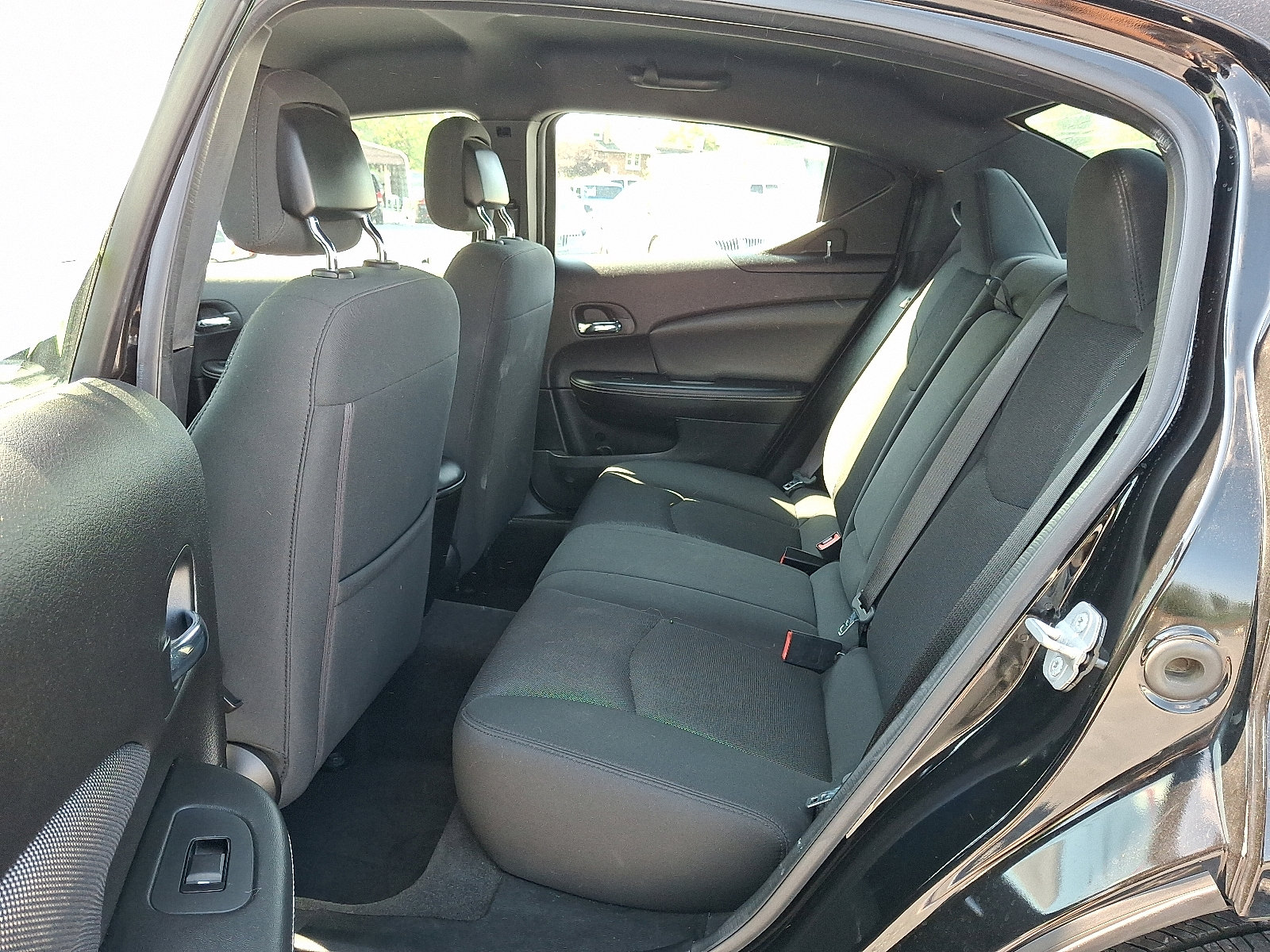 Used 2013 Dodge Avenger SE image 11