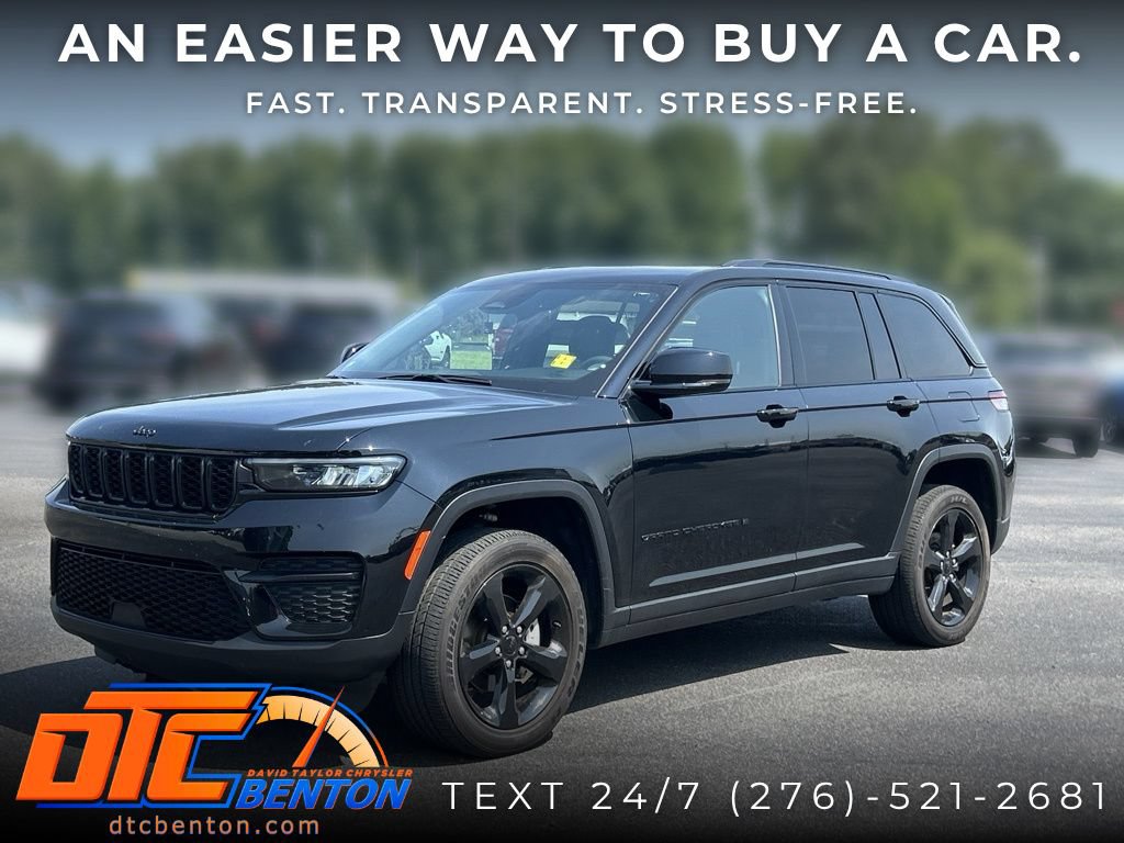 Used 2025 Jeep Grand Cherokee Altitude AWD/4WD image 7