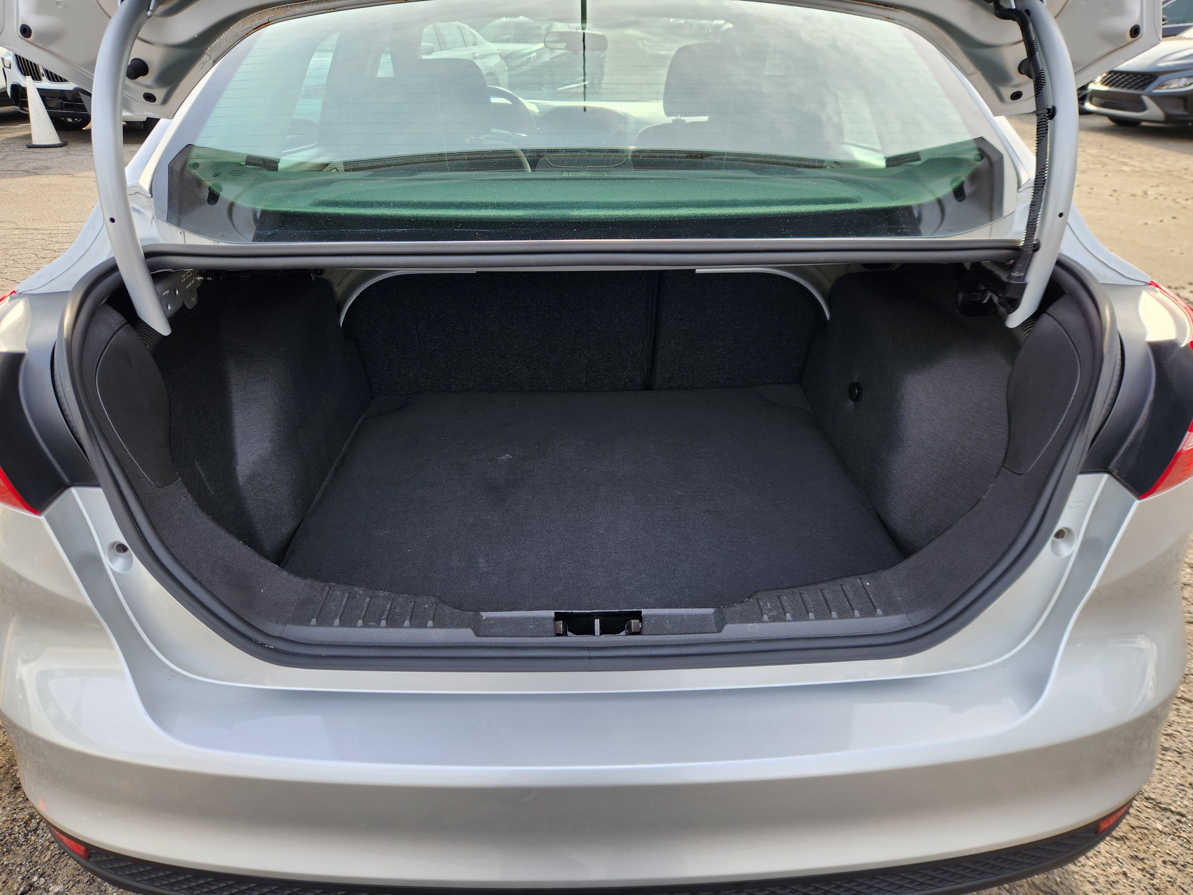 Used 2018 Ford Focus SE image 18