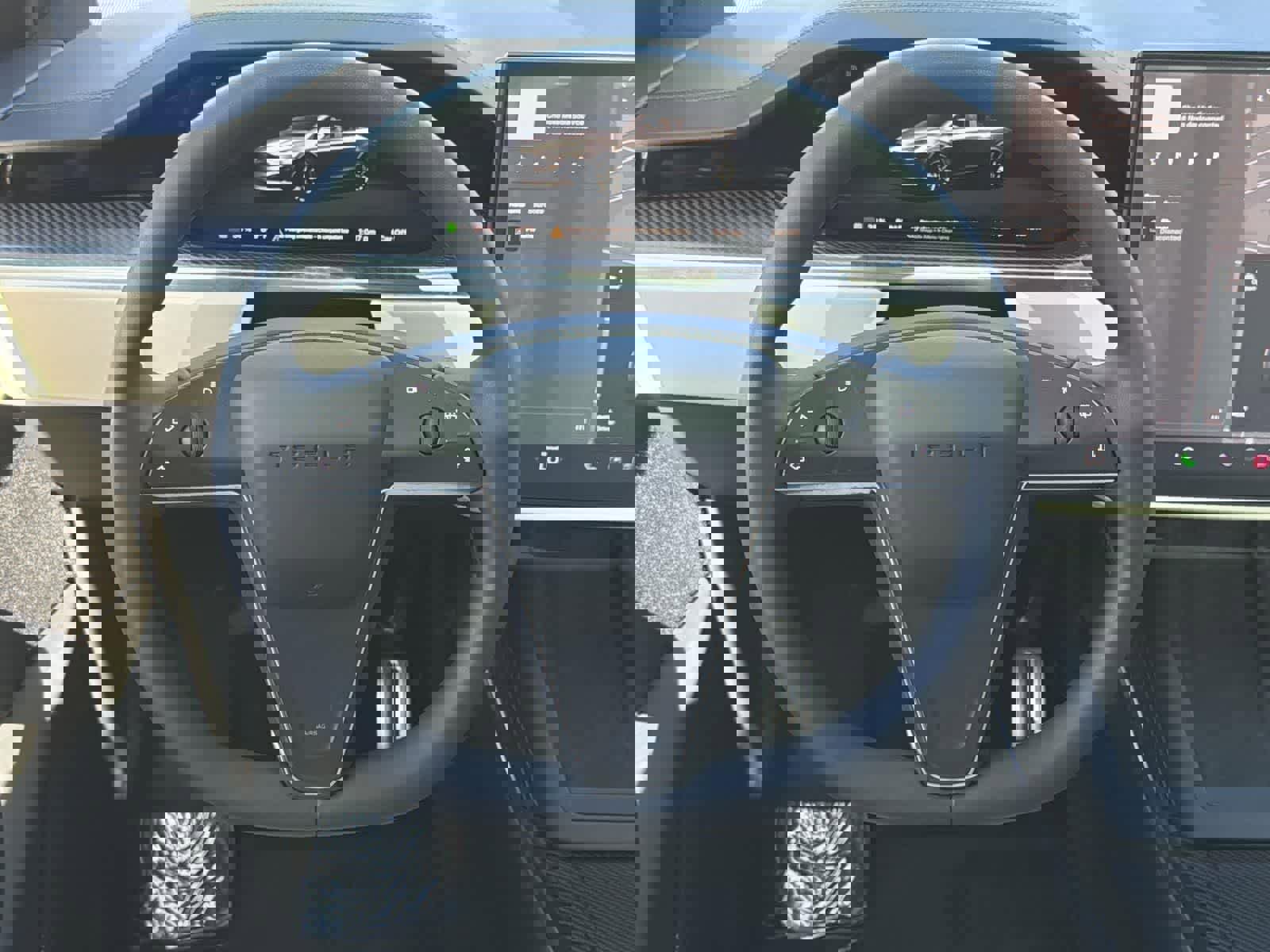 Used 2022 Tesla Model X Plaid image 13