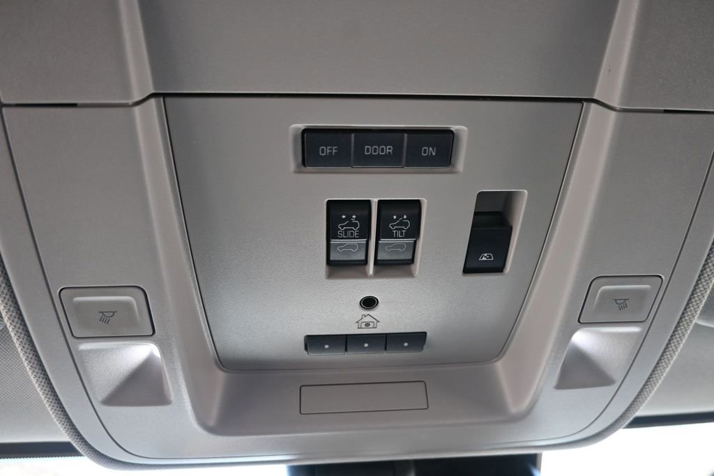 Used 2018 Chevrolet Silverado 3500 High Country AWD/4WD image 25