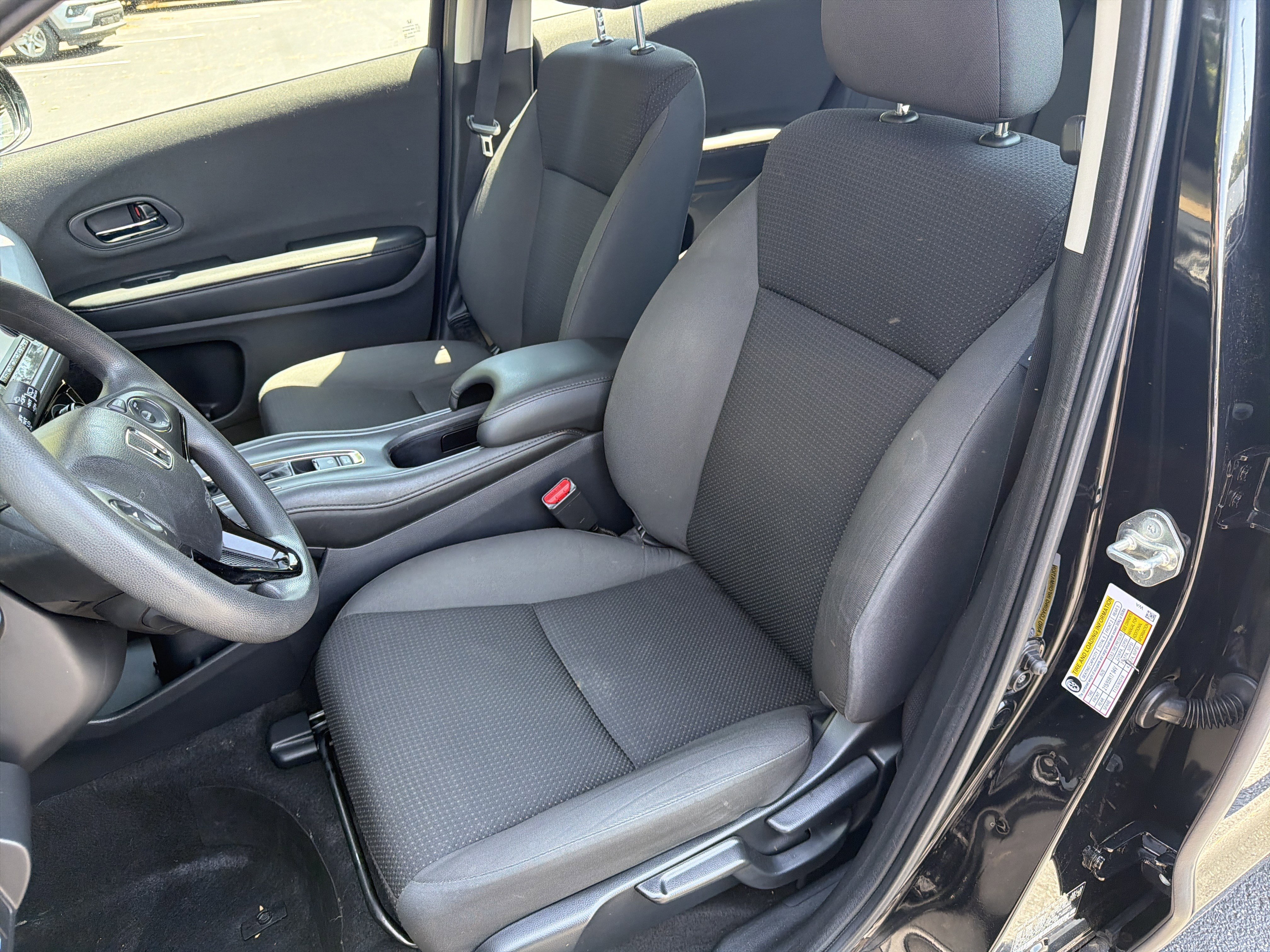 Used 2019 Honda HR-V LX image 11