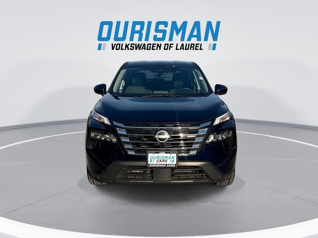Used 2025 Nissan Rogue SV AWD/4WD image 3