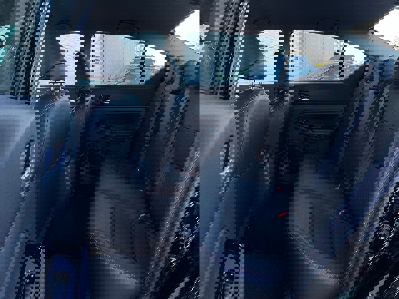 Used 2025 Nissan Altima 2.5 SR image 12