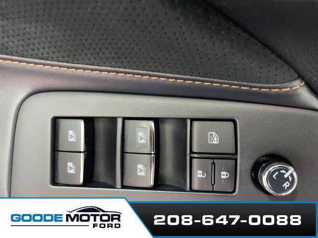 Used 2019 Toyota Avalon XSE image 10