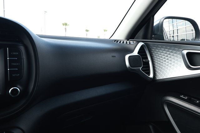 Used 2023 Kia Soul LX FWD image 23