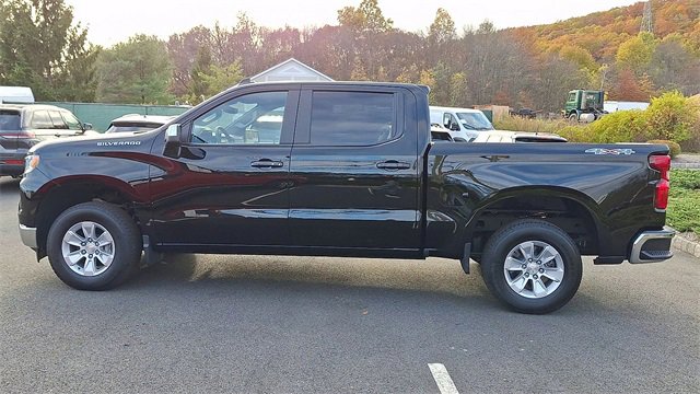 Used 2025 Chevrolet Silverado 1500 LT image 3