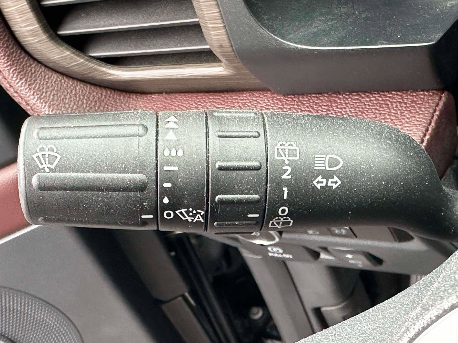 Certified 2023 Ford Expedition Limited image 23