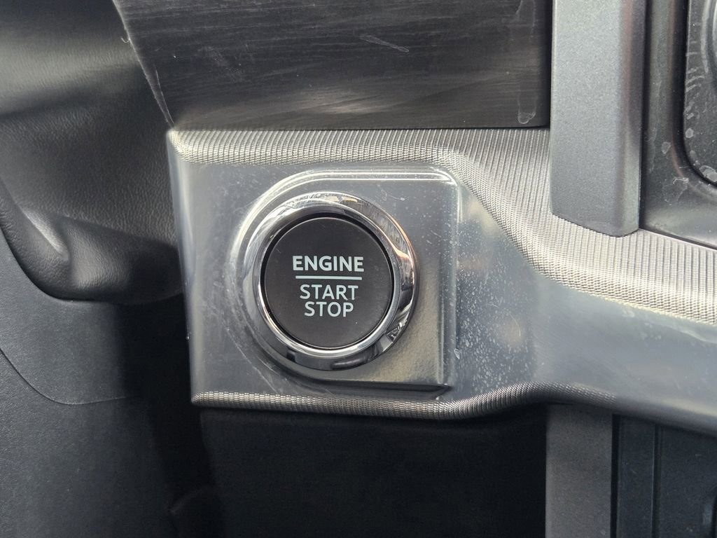 Used 2025 Ford F150 Lariat w/ Equipment Group 501A Mid image 20