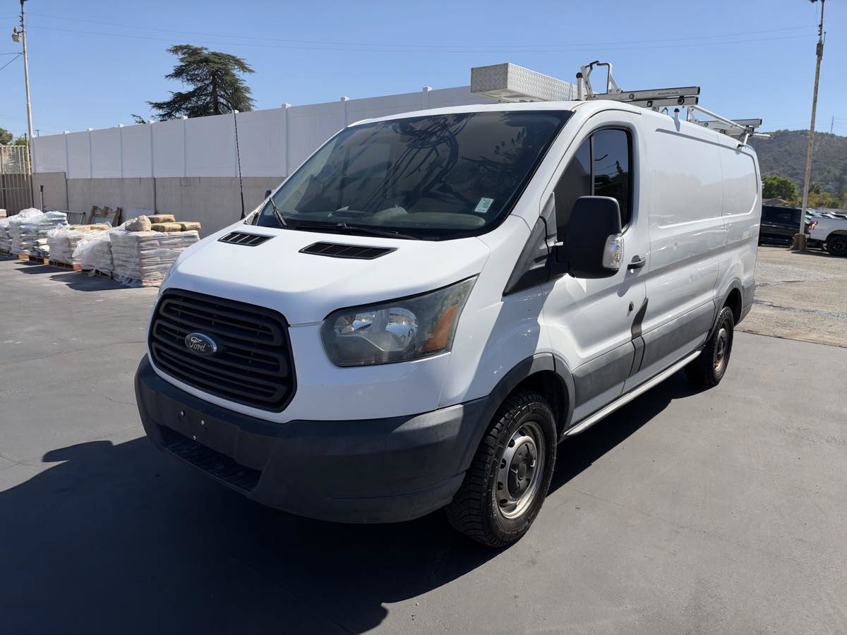 Used 2016 Ford Transit 250 130 Low Roof RWD image 3
