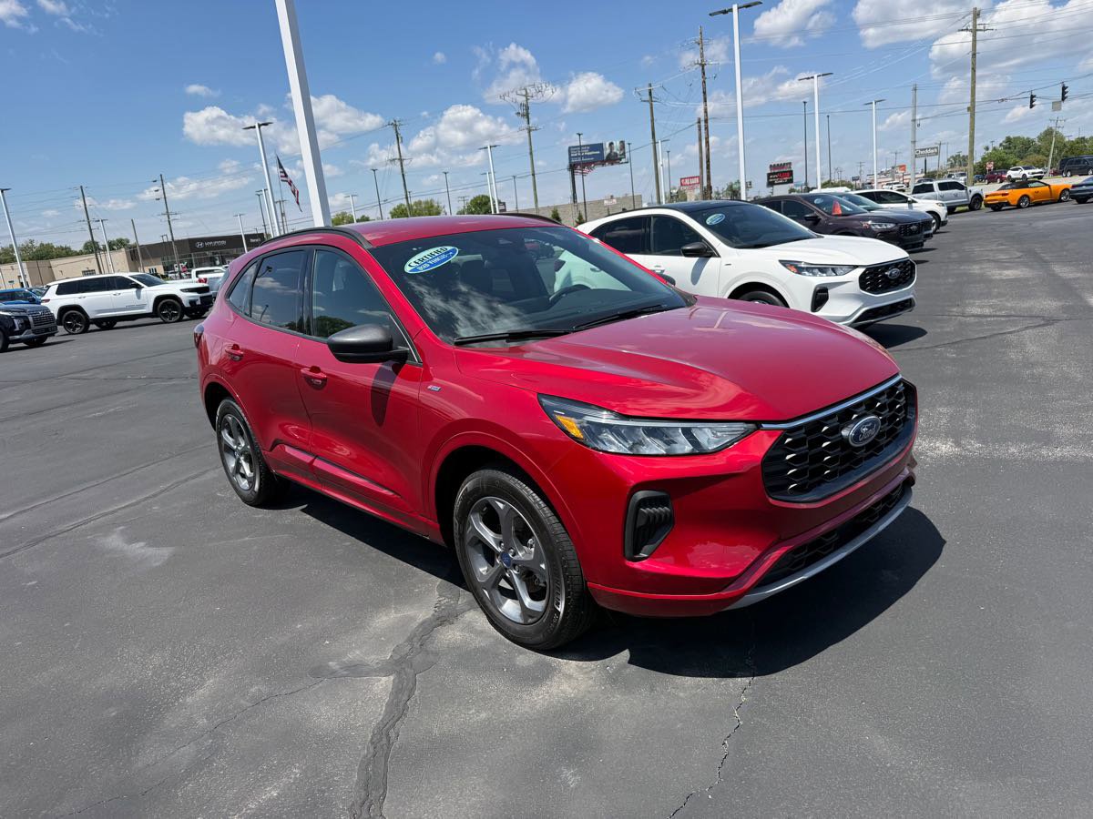 Used 2024 Ford Escape ST-Line w/ Tech Pack #1 AWD/4WD image 3