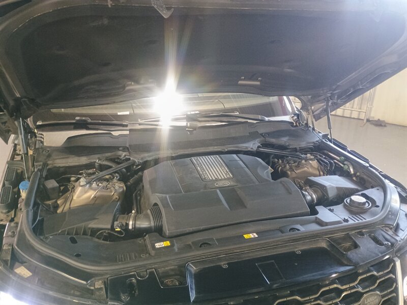 Used 2018 Land Rover Range Rover Sport HSE image 39