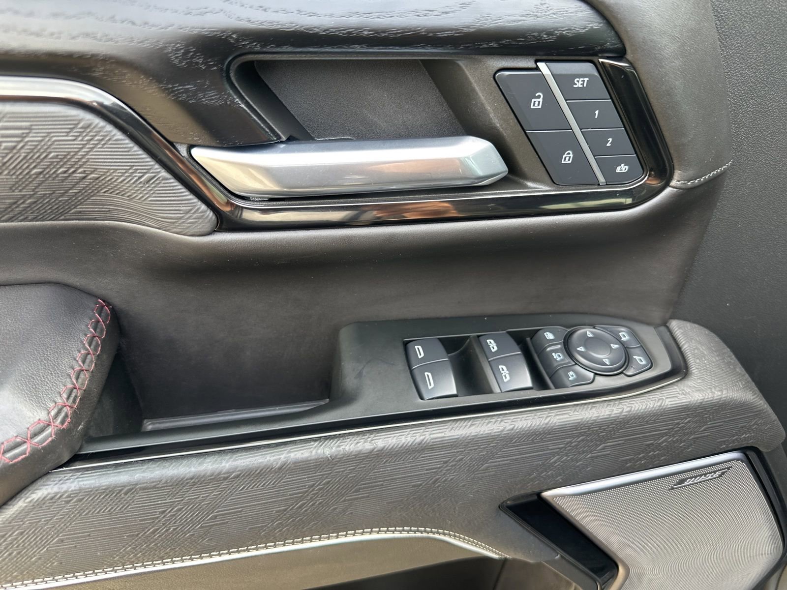 Used 2024 GMC Sierra 2500 AT4X w/ AT4X AEV Edition image 17