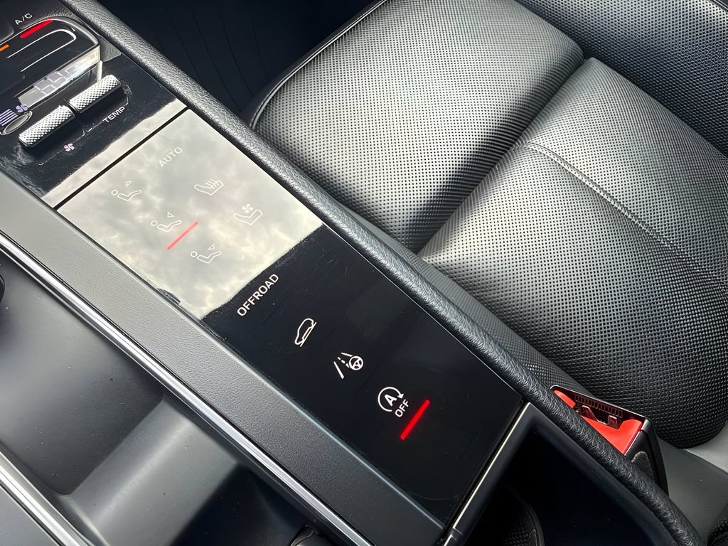 Used 2023 Porsche Macan Turbo AWD/4WD image 61