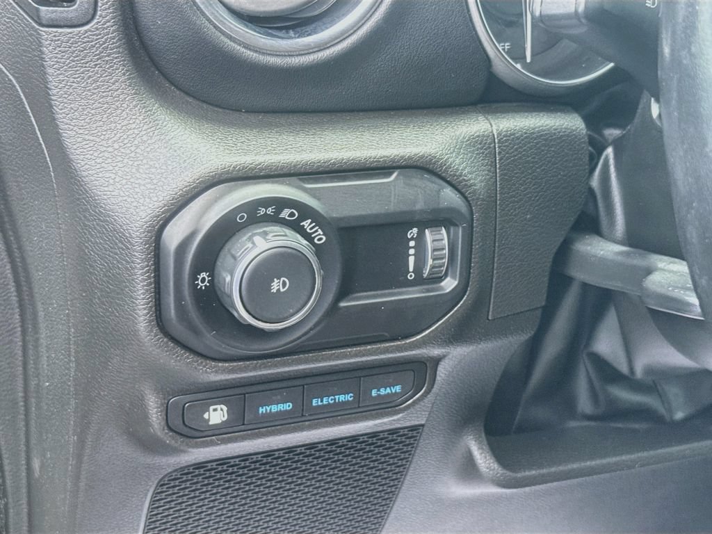 Used 2023 Jeep Wrangler Unlimited Rubicon 4xe w/ Cold Weather Group AWD/4WD image 11