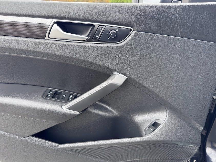 Used 2018 Volkswagen Passat 3.6 image 6