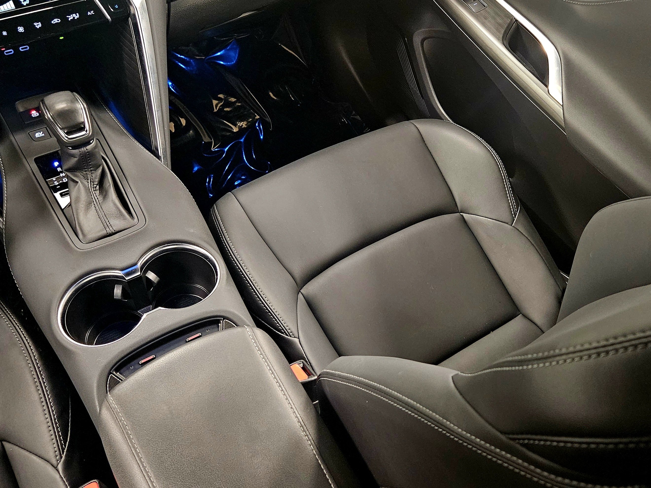 Used 2024 Toyota Venza XLE AWD/4WD image 14