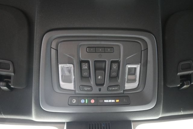 Used 2026 Chevrolet Silverado 1500 High Country w/ Technology Package AWD/4WD image 16